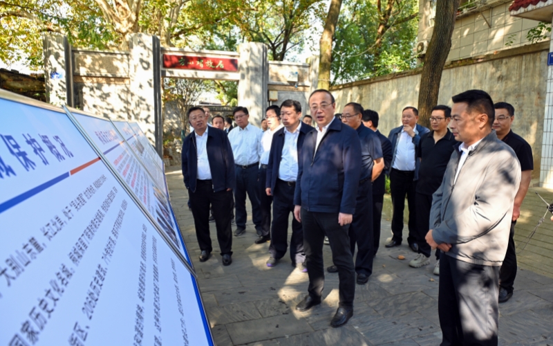 市委常委会学习践行“四下基层”优良传统 赴桐城市召开现场办公会 心怀大抱负展现大手笔推动大发展 把桐城建设成具有“文都”独特气质的品质之城 张祥安主持 张君毅周东明章松胡红兵出席