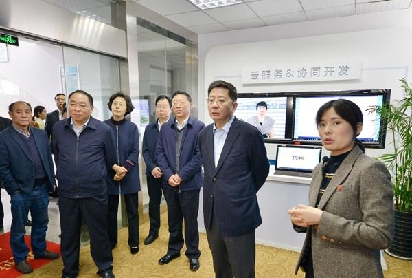 魏晓明在安庆师范大学调研并作形势报告时强调强市支撑名校名校助力强